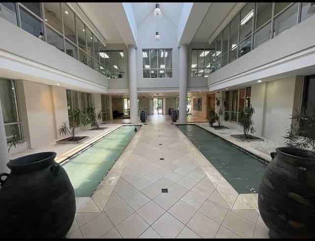 253M² OFFICE TO LET IN HOUGHTON ESTATE